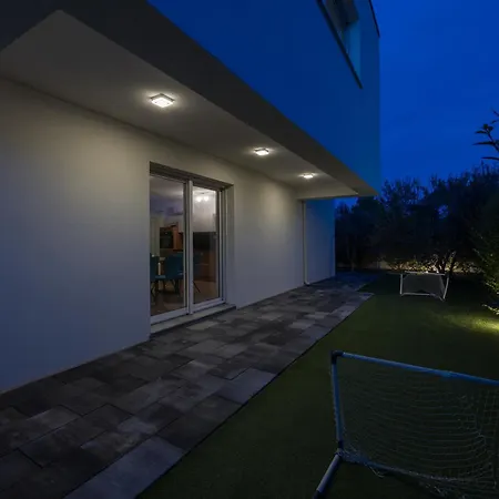 Pandora Villas- -happy