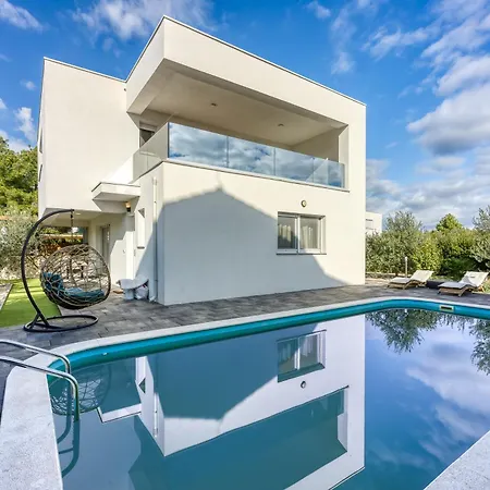 Dom wakacyjny Pandora Villas- -happy Vodice